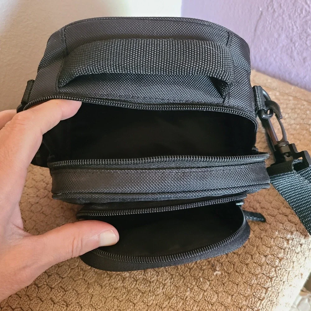 Sony HandyCam LCS-VA15 Soft Case Camera Bag for CyberShot Ballistic Nylon Padded